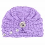 Caciulita lila crosetata tip turban cu perlute si strasuri (Marime Disponibila: