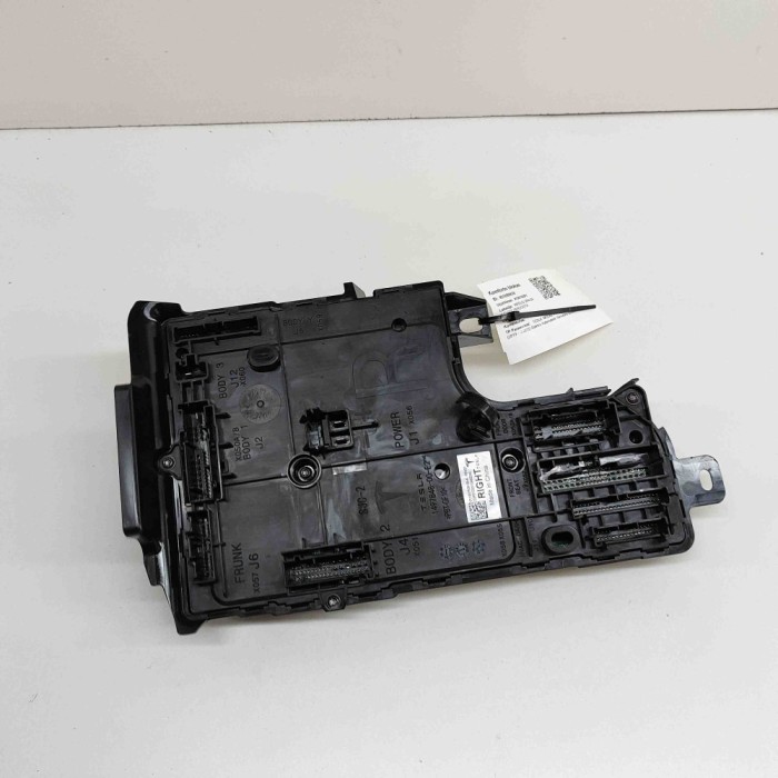 Modul de confort TESLA MODEL Y 2022 OEM: 1670977-00-A,1657650-39-A 21699438