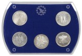 Cutie acrilica cu insertie de catifea albastra pentru 5 monede de 10 euro 20 euro