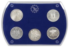 Cutie acrilica cu insertie de catifea albastra pentru 5 monede de 10 euro 20 euro