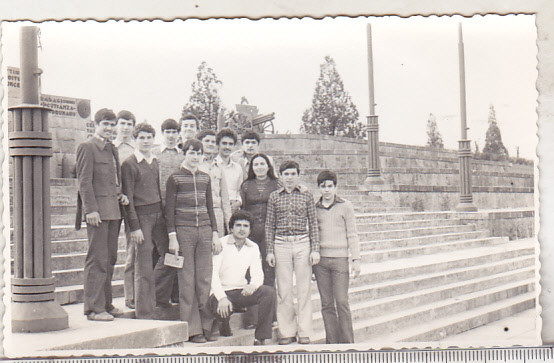 bnk foto Excursionisti la Mausoleul Eroilor Marasesti 1978