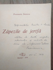 PASSIONARIA STOICESCU (dedicatie/semnatura) ZAPEZILE DE JERTFA, 1974 foto