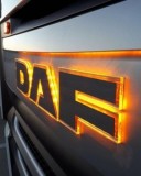 Sigla Capota Cromata DAF Iluminata LED Galbena - Exterior Cromat, Decupaj Laser, Prindere Prezoane