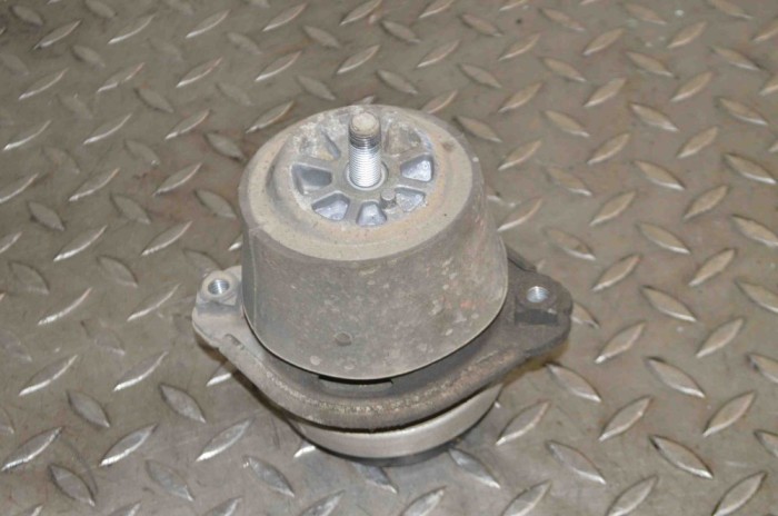 Suport motor st&acirc;nga PORSCHE CAYENNE 9PA 2003 OEM: 94837504901 12298967