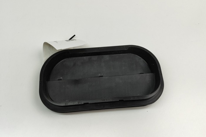Grila de ventilație caroserie AUDI A3 Limousine 8YS 2024 OEM: 6R0819465C 30618058