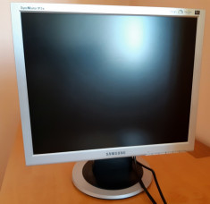 Tv Philips 71cm, Monitor 19&amp;quot; Samsung foto