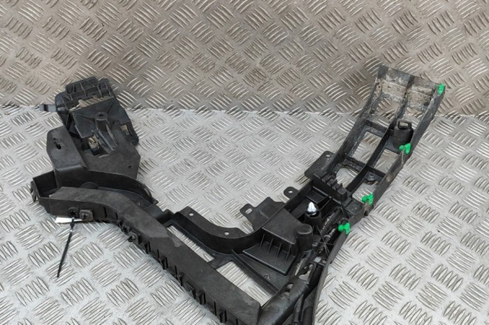 Suport bara de protecție dreapta spate VOLVO XC90 II 2024 OEM: 31663176 28972111