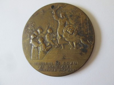 Rara! Medalia Jubileul de 60(nu 50) ani al societăței Tinerimea Rom&amp;acirc;nă 1878-1938 foto
