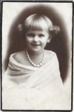P3022N Portret de fetiță, studio Curticean, Arad, perioada interbelică