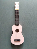 * Chitara tip ukulele jucarie pentru copii, lemn, 4 corzi naylon, roz deschis