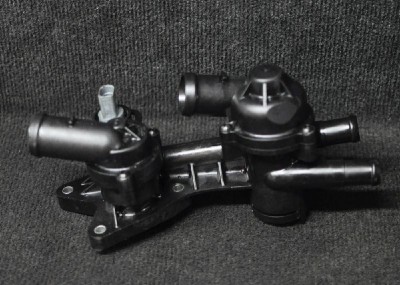 Termostat VW TIGUAN 5N_ 2013 OEM: 03C121026S03C121111P 2059331 foto