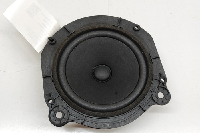 Difuzor ușă dreapta spate TESLA MODEL X 2020 OEM: 1050709-00-B | 31691650