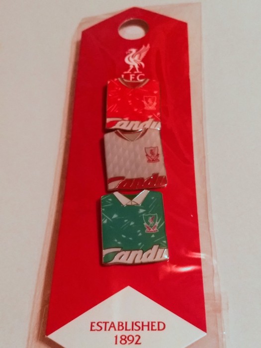 Lot 3 insigne fotbal - FC LIVERPOOL (produs oficial - nou)