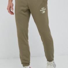 New Balance pantaloni de trening culoarea verde, cu imprimeu