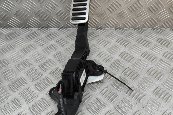 Pedala de accelerație HYUNDAI KONA 2022 OEM: 32700-M6900,32700-H8110 | 29955699