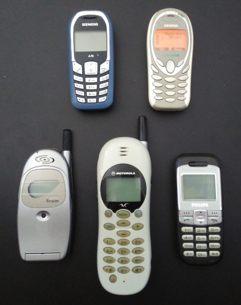 Lot telefoane vechi pentru colectie sau reciclare Siemens Trium Motorola  Philips | arhiva Okazii.ro