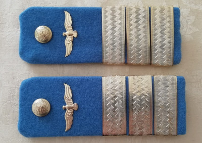 C1 1 - Grade militare - veston - comunism - plutonier adjutant aviatie foto