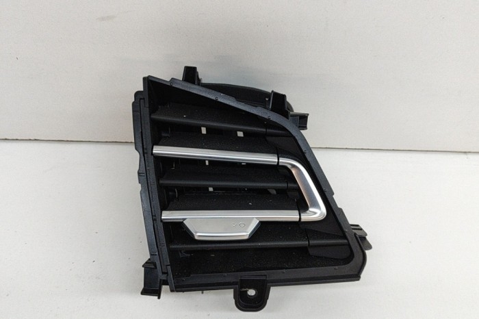 Gura de ventilație planșa de bord AUDI Q4 SUV F4B 2021 OEM: 89B820901A 25749205