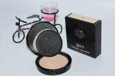 Pudra matifianta de fixare a machiajului Kat Von D Lock it setting powder Light foto