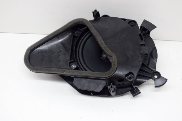Subwoofer BMW i3 I01 2020 OEM: 8715684 | 14045838