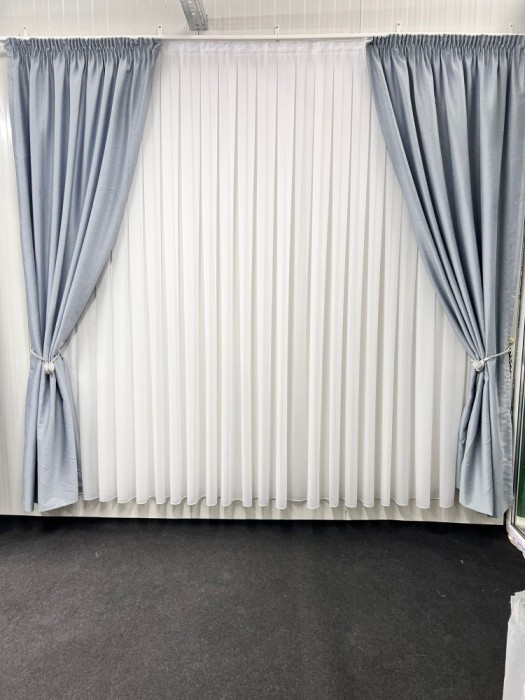 Draperie blackout pe textura de in, albastru pal