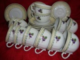 SET / SERVICIU DIN PORTELAN PENTRU 12 PERSOANE
