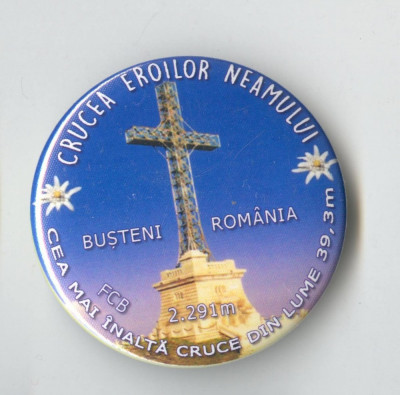 Insigna CRUCEA EROILOR NEAMULUI - Busteni Romania foto