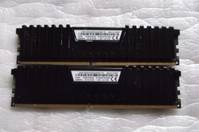 Memorie Corsair Vengeance LPX Black 16GB DDR4 2400MHz CL14 Dual Channel Kit foto