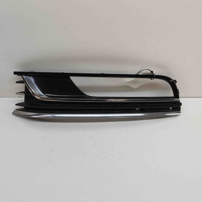 Grila st&acirc;nga față VW PASSAT Variant B7 365 2012 OEM: 3AA853665A 30293197