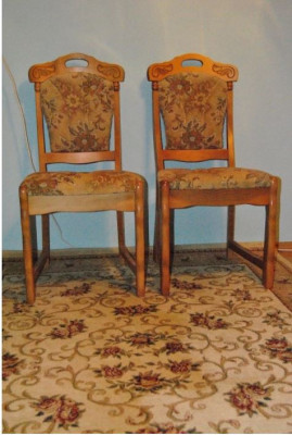 2 scaune de lemn tapitate foto