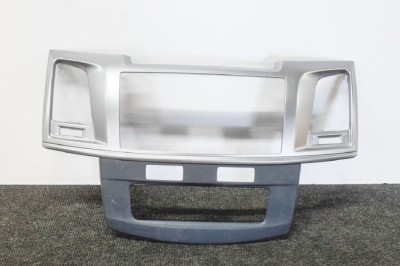 Ornament player muzical TOYOTA HILUX VII Pick-up _N1_, _N2_, _N3_ 2016 OEM: 55420-OK470,55412-0K180,55420-0K470 11269778 foto