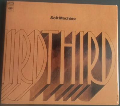CD ORIGINAL DIGIPACK: SOFT MACHINE - THIRD (1970/2002) [ELTON DEAN/MIKE RATLEDGE/HUGH HOPPER/ROBERT WYATT+Nick Evans/Lyn Dobson/Rab Spall/J.Hastings] foto