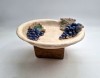Farfurie fructe sau desert ceramica de studio decorata cu struguri si frunze in relief pictate 24 cm diametru anii 1960 vintage