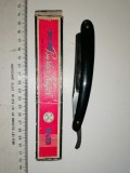 Cumpara ieftin Brici Barbierit Vintage Barber Razor, Cutie Originala, Nefolosit, Colectie Barbierit Clasic