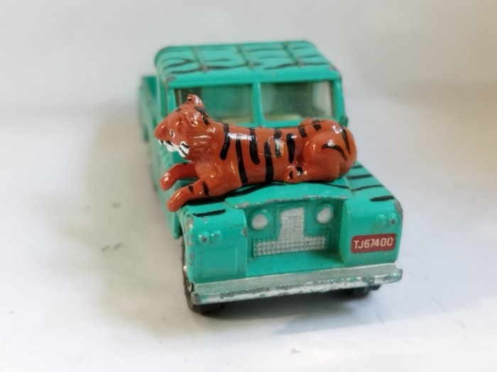 bnk jc Corgi GS 7 Corgi 7 Daktari Set - Land Rover + figurina tigru