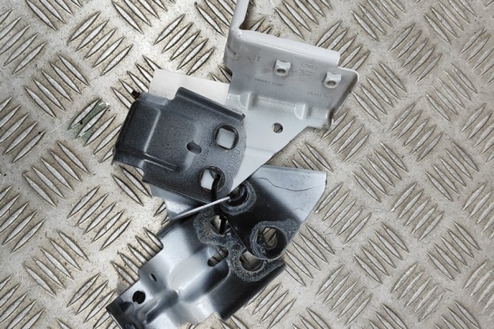Suport aripa dreapta față JAGUAR E-PACE X540 2020 OEM: J9C3-13A004-AC,J9C3-16C174-AC,J9C3-16C076-AC,J9C3-16A142-AC 13981092