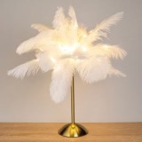 Veioză cu pene și bază aurie, 80 LED-uri, lumină caldă, reglabilă, USB, 29x33cm, CMCLASS
