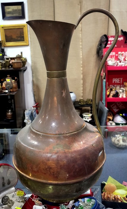 Vas oriental din alamă