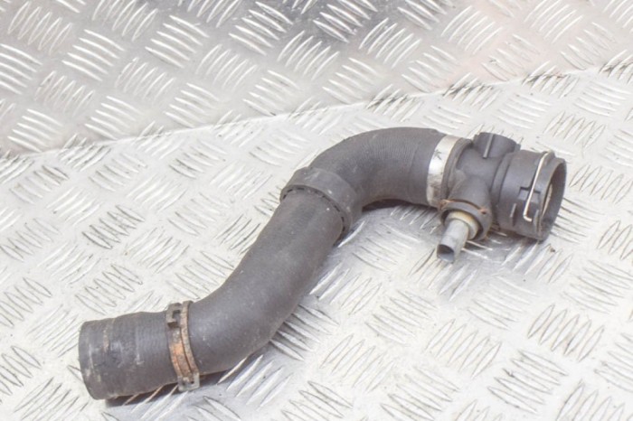 Furtun radiator răcire dreapta VW PHAETON 3D_ 2003 OEM: 3D0122291M 12159547
