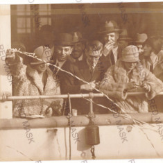 639 - Queen MARIA, Prince NICOLAE, Princess ILEANA aboard ship - old Press Photo