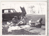 Bnk foto La picnic - Dacia 1100, Alb-Negru, Romania de la 1950, Transporturi