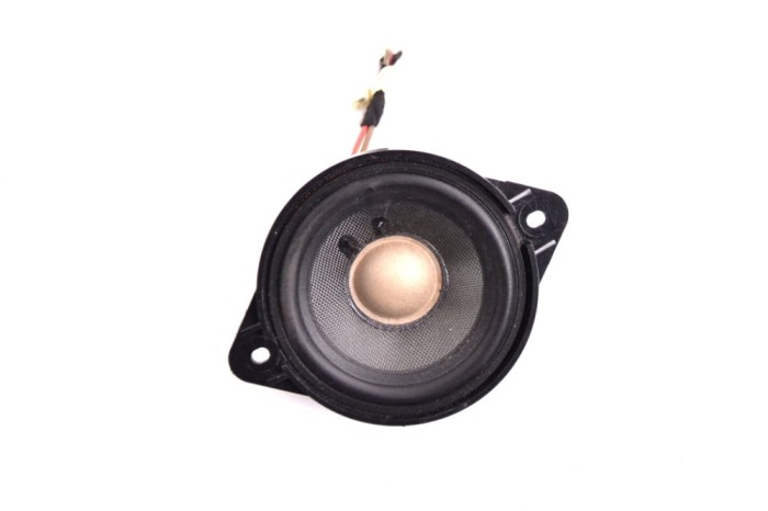 Difuzor ușă st&acirc;nga spate AUDI Q5 8R 2010 OEM: 8R0035416 14633186