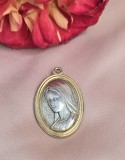 PANDANTIV VINTAGE MARE DIN METAL: ISUS SI FECIOARA MARIA