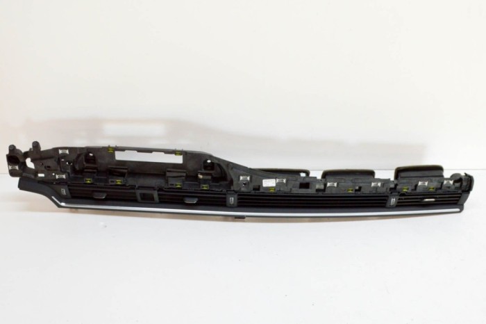 Gura de ventilație planșa de bord AUDI A5 F53 2017 OEM: 8W2820901C 15181983