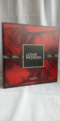 Set cadou damă - LOVE POTION - apă de parfum 50 ml și cremă parfumată 250 ml foto