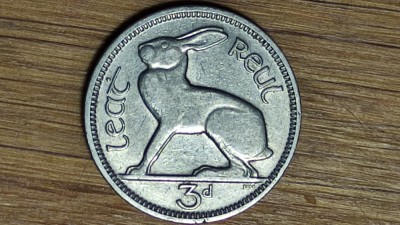 Irlanda - moneda de colectie iepuras - 1/2 reul = 3 pence / pingine 1928 - an rar - superba ! foto