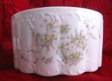 CASTRON PORTELAN ROSENTHAL CLASSIC ROSE MODEL CATHERINE STIL MONBIJOU CU DECOR FLORAL ANUL 1975 19 CM