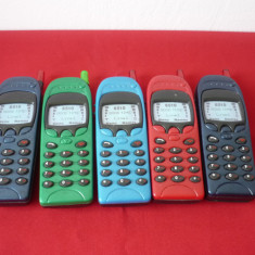 LOT DE 5 TELEFON, TELEFOANE DE JUCARIE