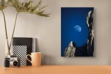 Tablou Canvas, "Luna și st&acirc;ncile &icirc;mbrățiș&acirc;nd cerul", Lună, Cer, Piatră, St&acirc;ncă, Noapte, Mister, Frumusețe, Natură, 26 x 39 cm, CMCLASS