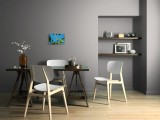 Tablou Canvas, "Papagalul vibrant printre frunze verzi", Papagal, Ramură, Frunze, Cer, Albastru, Verde, Colorat, Natură, Exotica, Tropical., 39 x 26 c